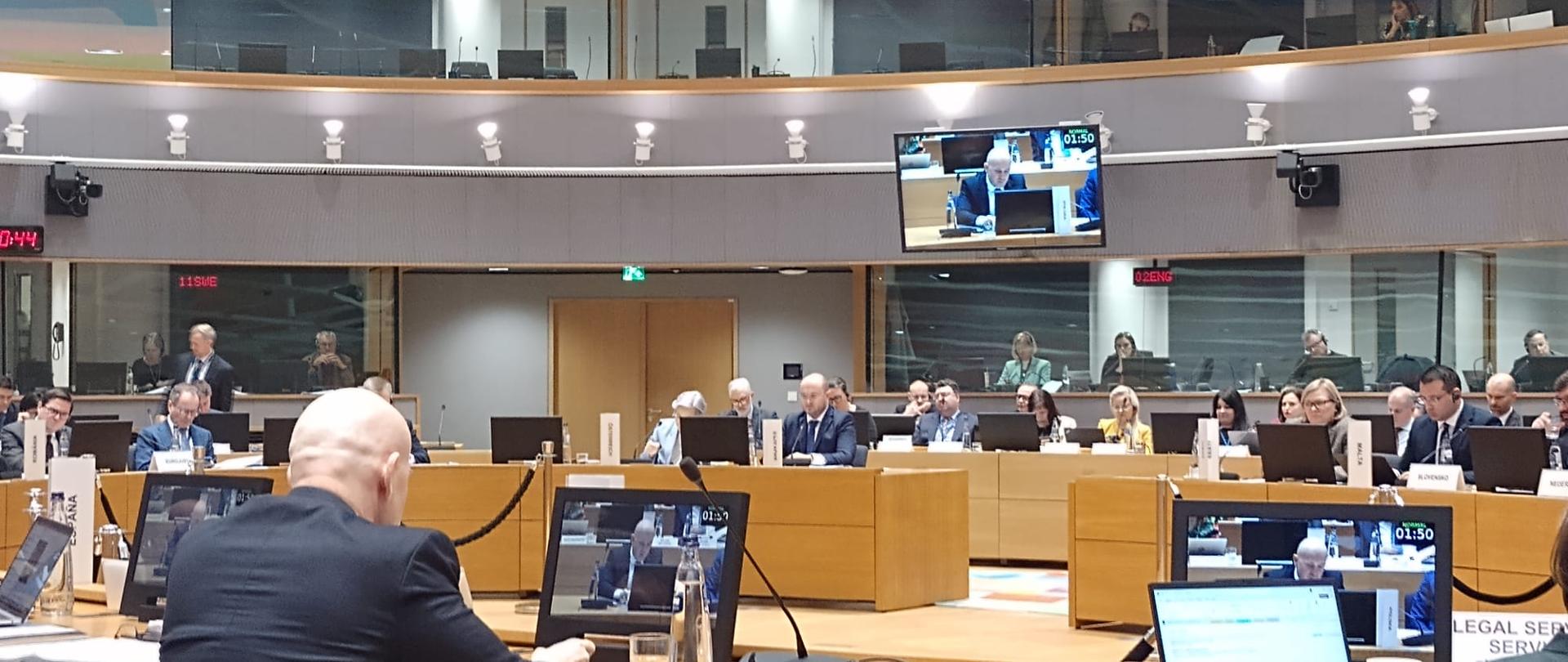 Wiceminister Dariusz Mazur na posiedzeniu Rady JHA