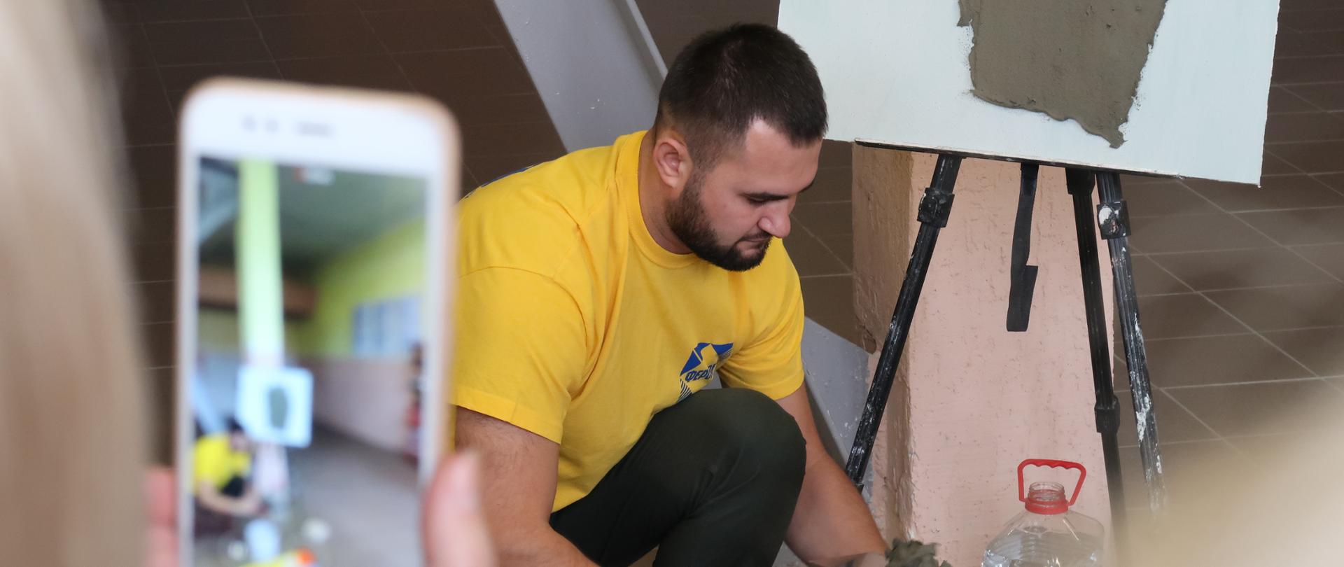 pokaz podczas uroczystość otwarcia szkoły