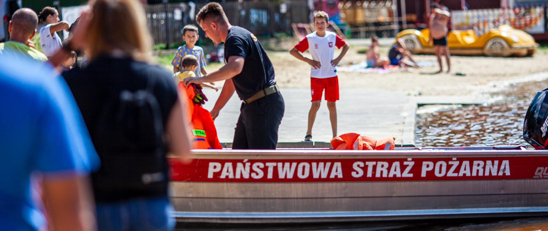 Pokaz sprzętu do ratownictwa wodnego