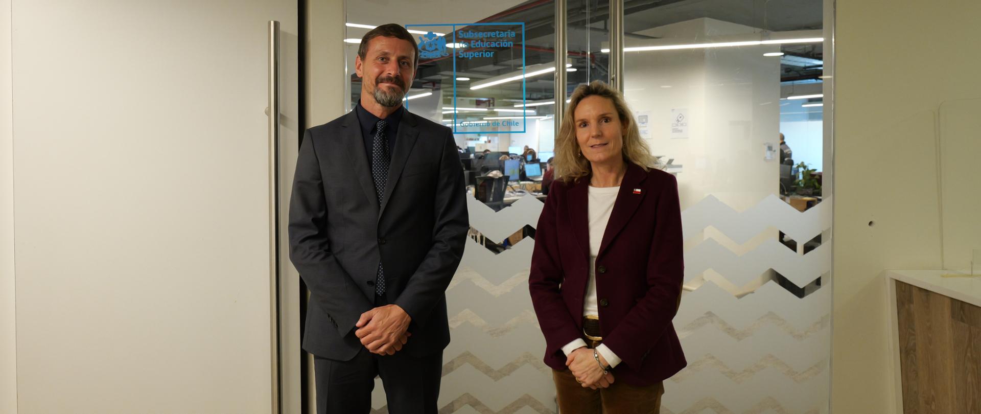 Encargado de negocios a.i. Michał Świetlik con los representantes del Ministerio de Educación Chile
