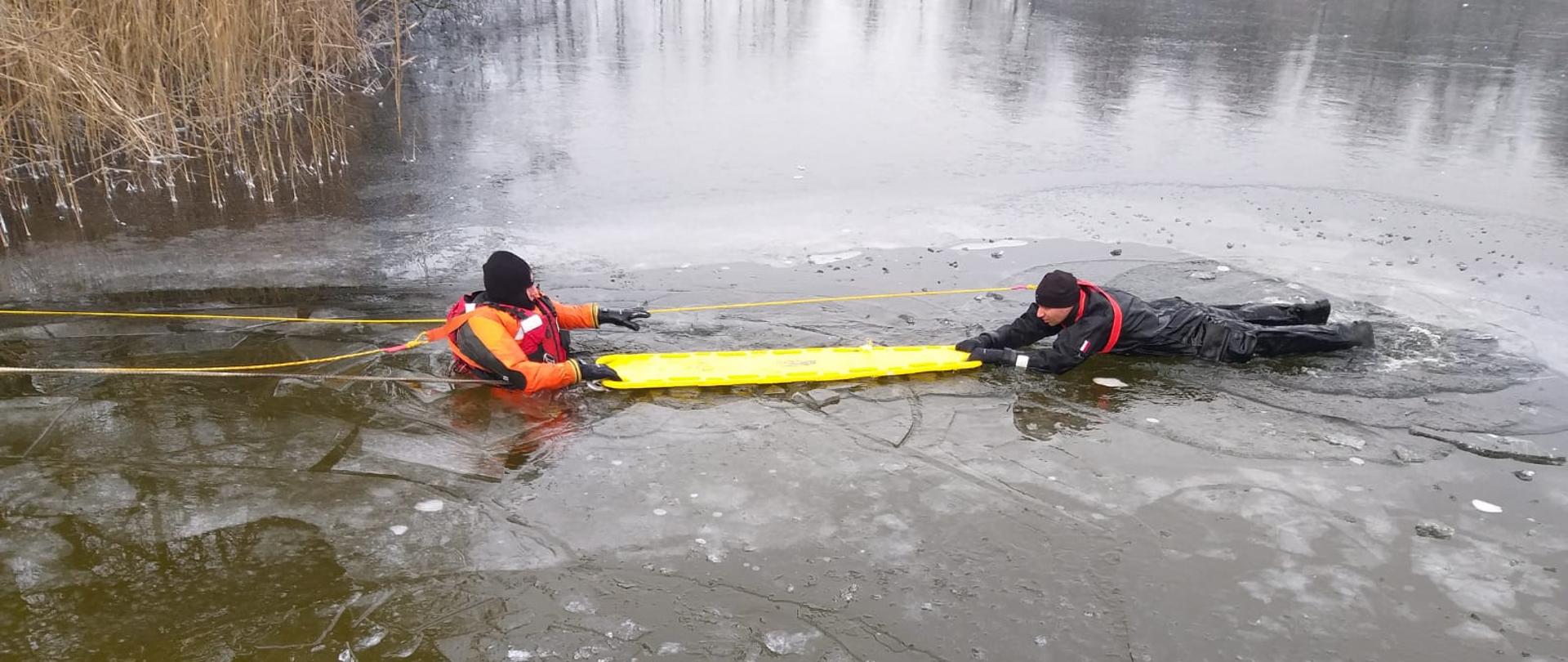 Ćwiczenia z zakresu ratownictwa wodno-lodowego
