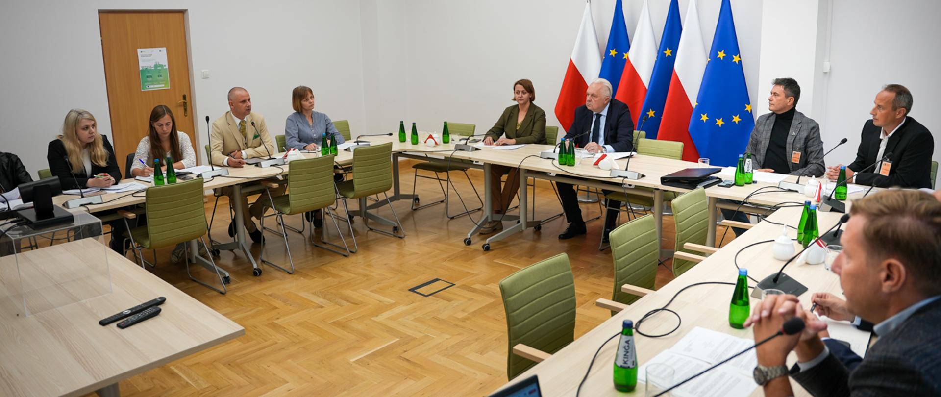 Wiceminister Jacek Czerniak podczas spotkania (fot. MRiRW)