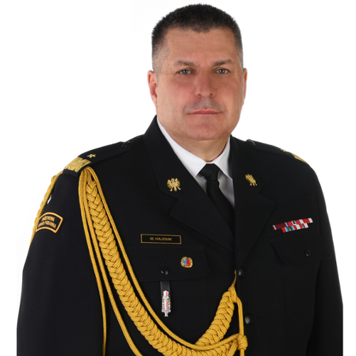 zdjęcie przedstawia komendanta wojewódzkiego Państwowej Straży Pożarnej we Wrocławiu nadbrygadiera Marka Hajduka