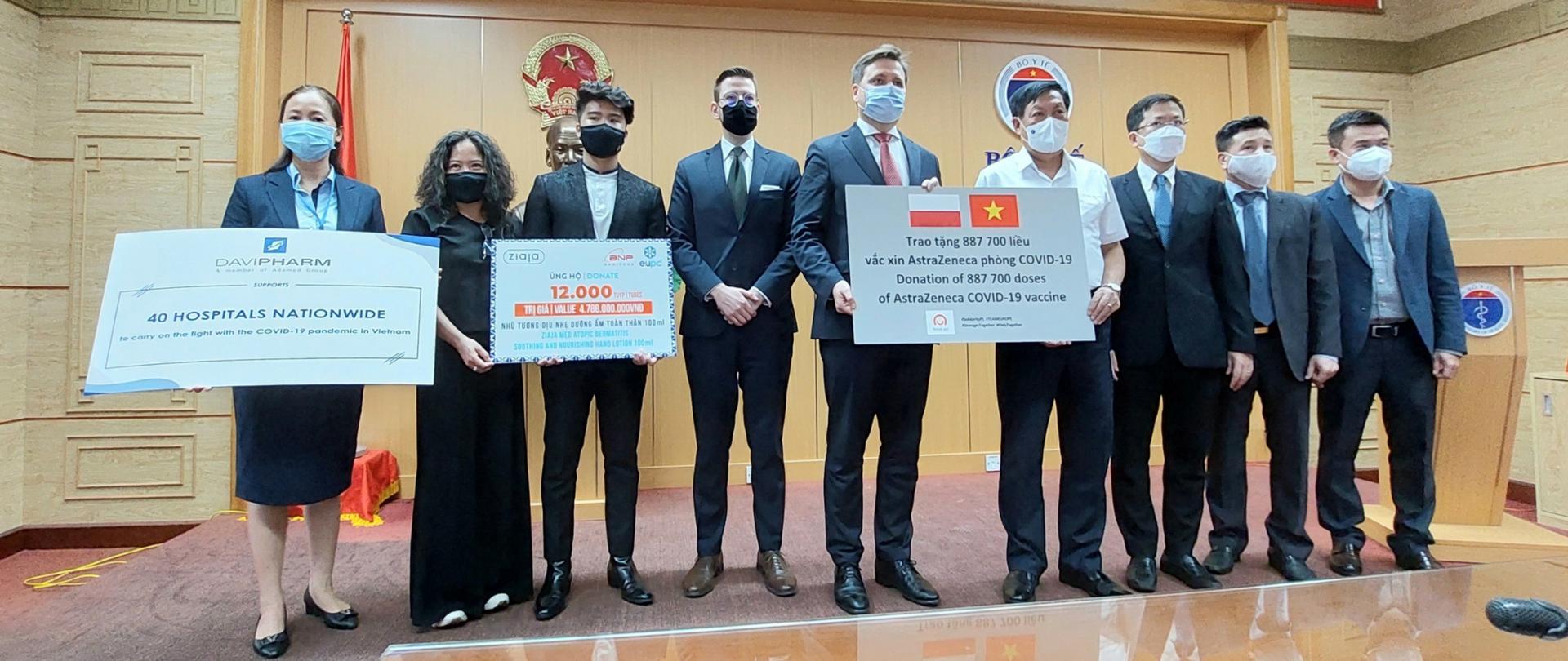 15/10/2021, Hanoi; Lễ bàn giao lô vắc-xin thứ hai cho Việt Nam và các tài trợ của các doanh nghiệp Ba Lan; Ảnh. Małgorzata Rólka-Nowakowska, Đại sứ quán Ba Lan tại Hà Nội