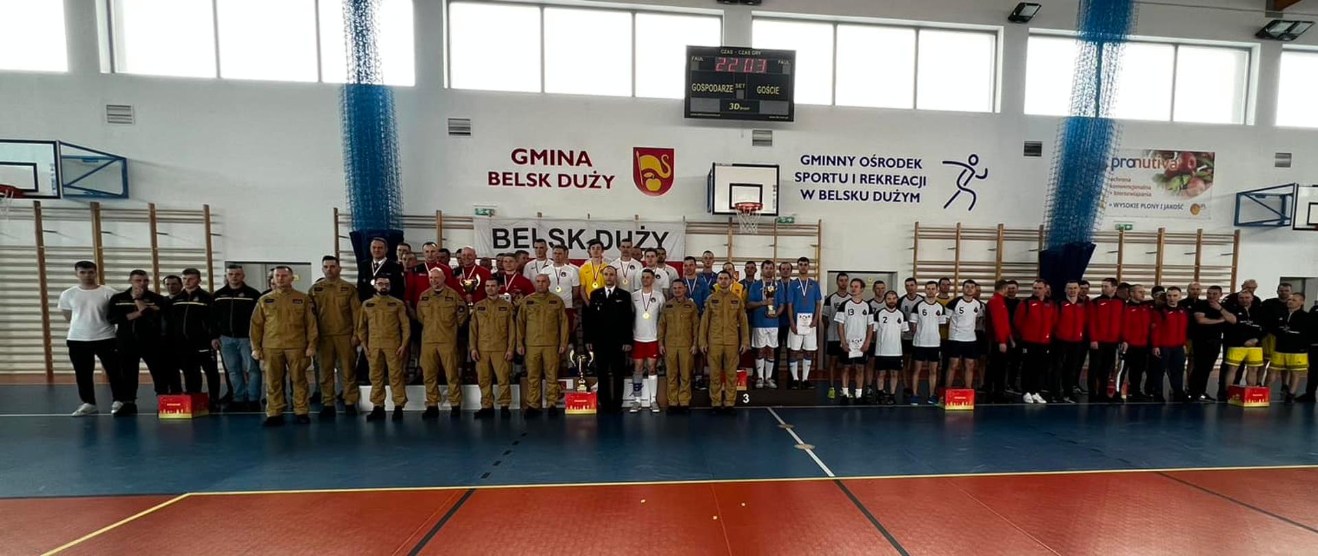 Wszystkie drużyny grające na jednym zdjęciu