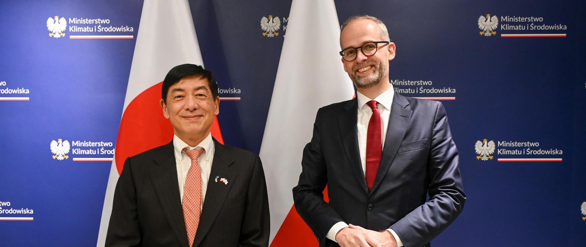 Wiceminister klimatu i środowiska Adam Guibourgé-Czetwertyński, 5 grudnia 2023 r. spotkał się z Ambasadorem Japonii Akio Miyajima. 