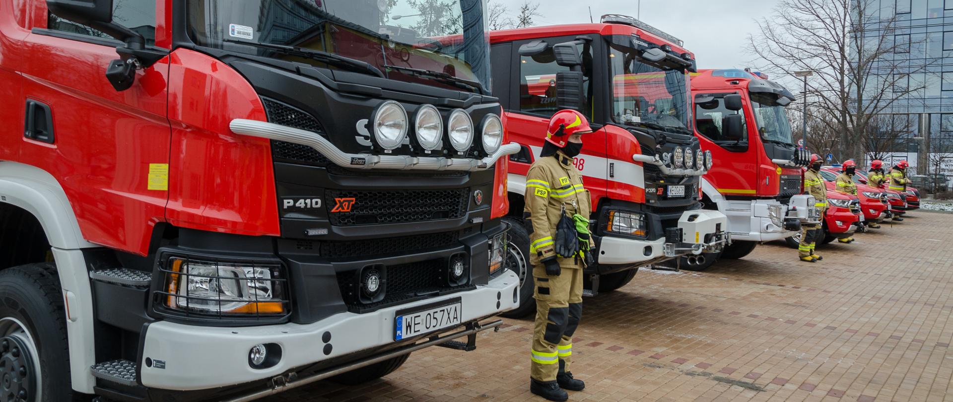 Odznaczenia i sprzęt dla mazowieckich strażaków