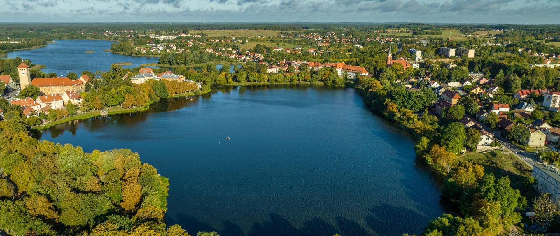 zdjęcie krajobrazowe jezioro