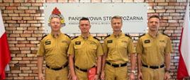 Uroczystość mianowania na stanowisko Dowódcy JRG Knurów, na zdjęciu Komendant Miejski PSP wraz z zastępcą, naczelnik wydziału operacyjnego i dowódca JRG Knurów 