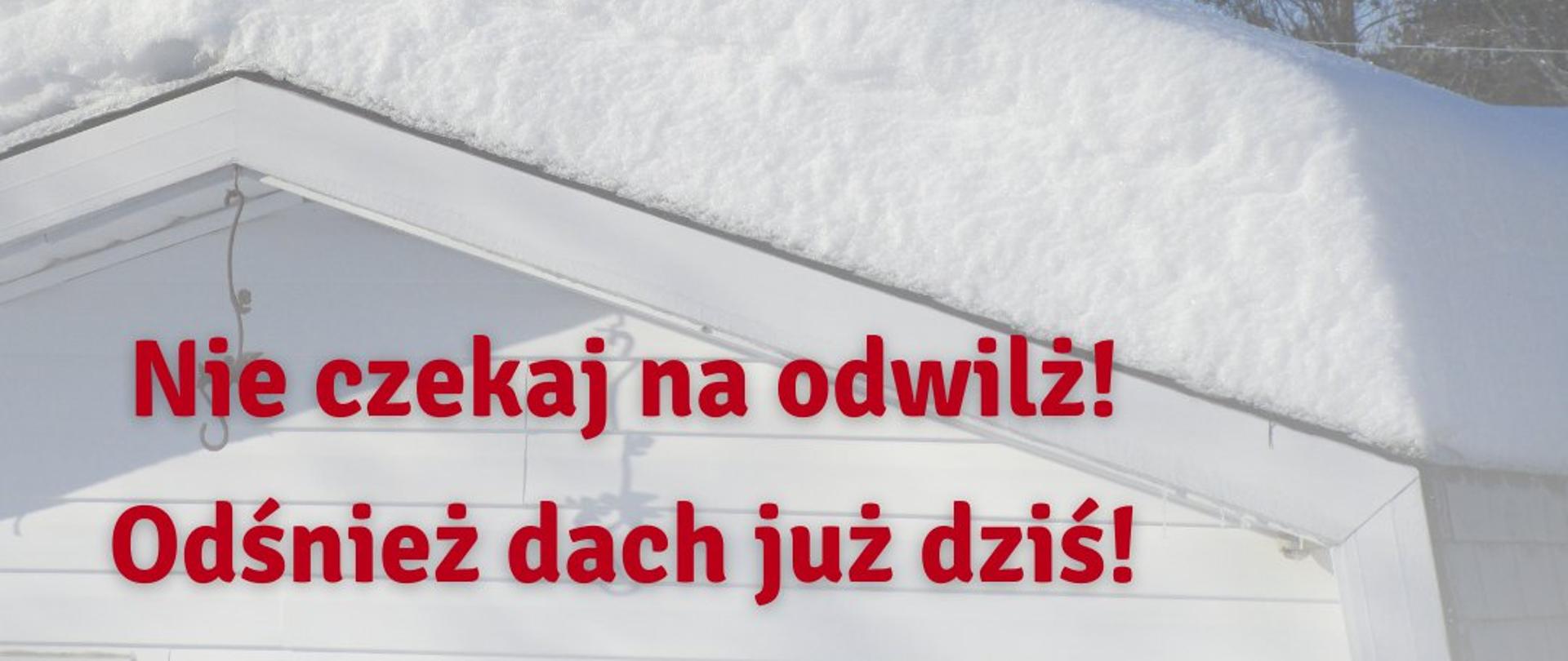 Zdjęcie przedstawia alert RCB ze śniegiem na dachu