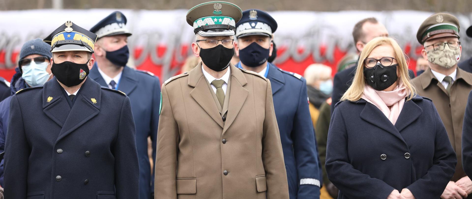 Przedstawiciele służb mundurowych podczas Uroczystych obchodów Narodowego Dnia Pamięci Żołnierzy Wyklętych