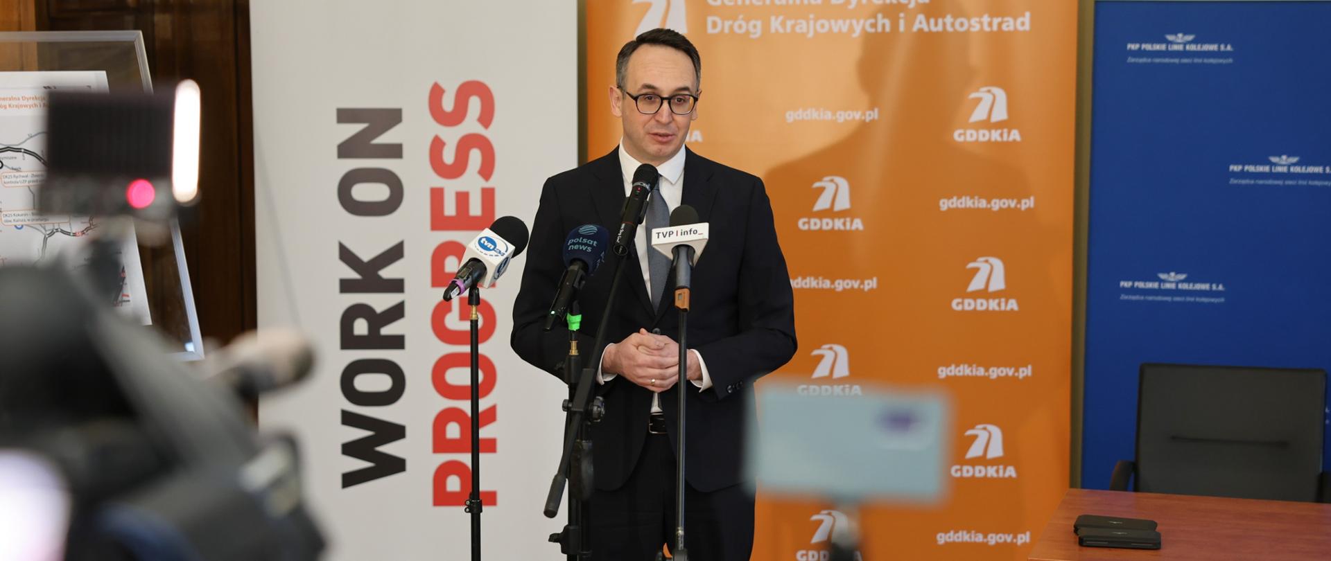 minister infrastruktury Dariusz Klimczak.