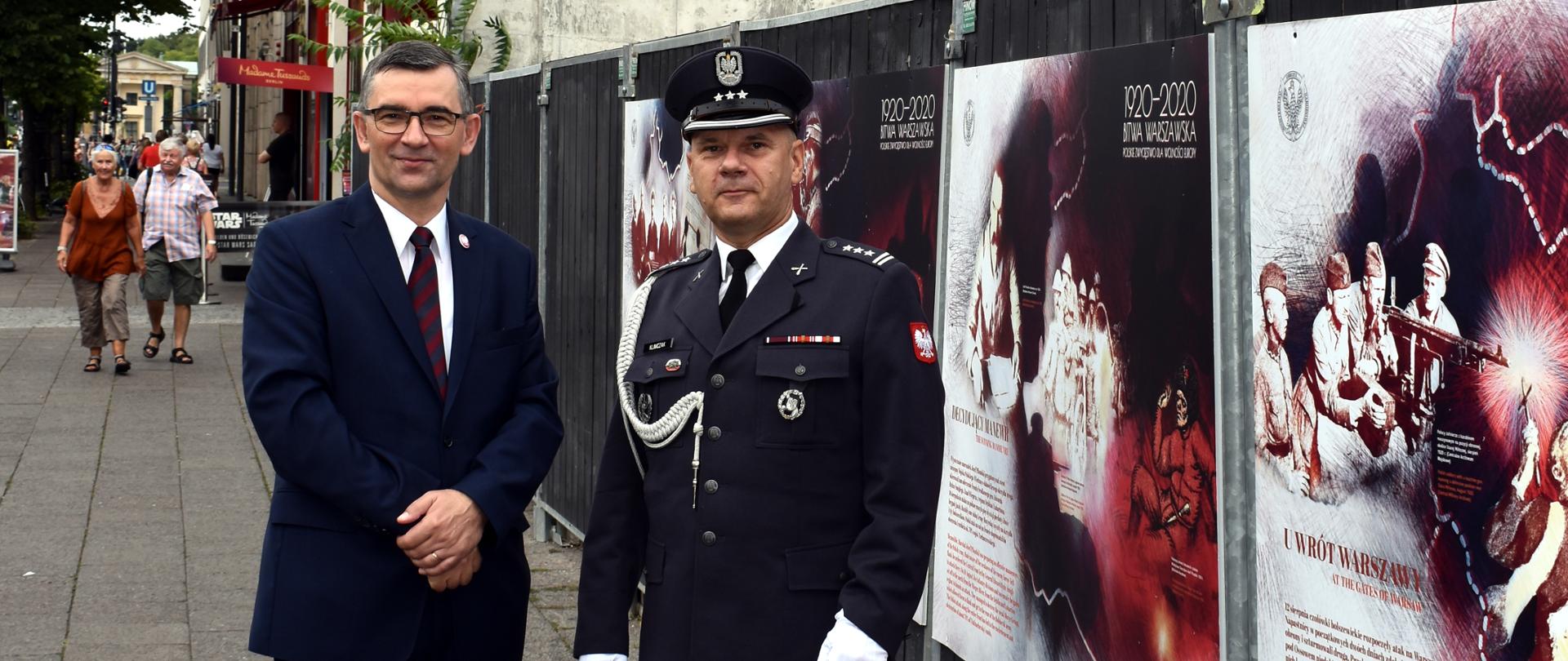 Wystawa poświęcona Bitwie Warszawskiej w Berlinie . Amb. Andrzej Przyłębski i płk Mirosław Klimczak_1