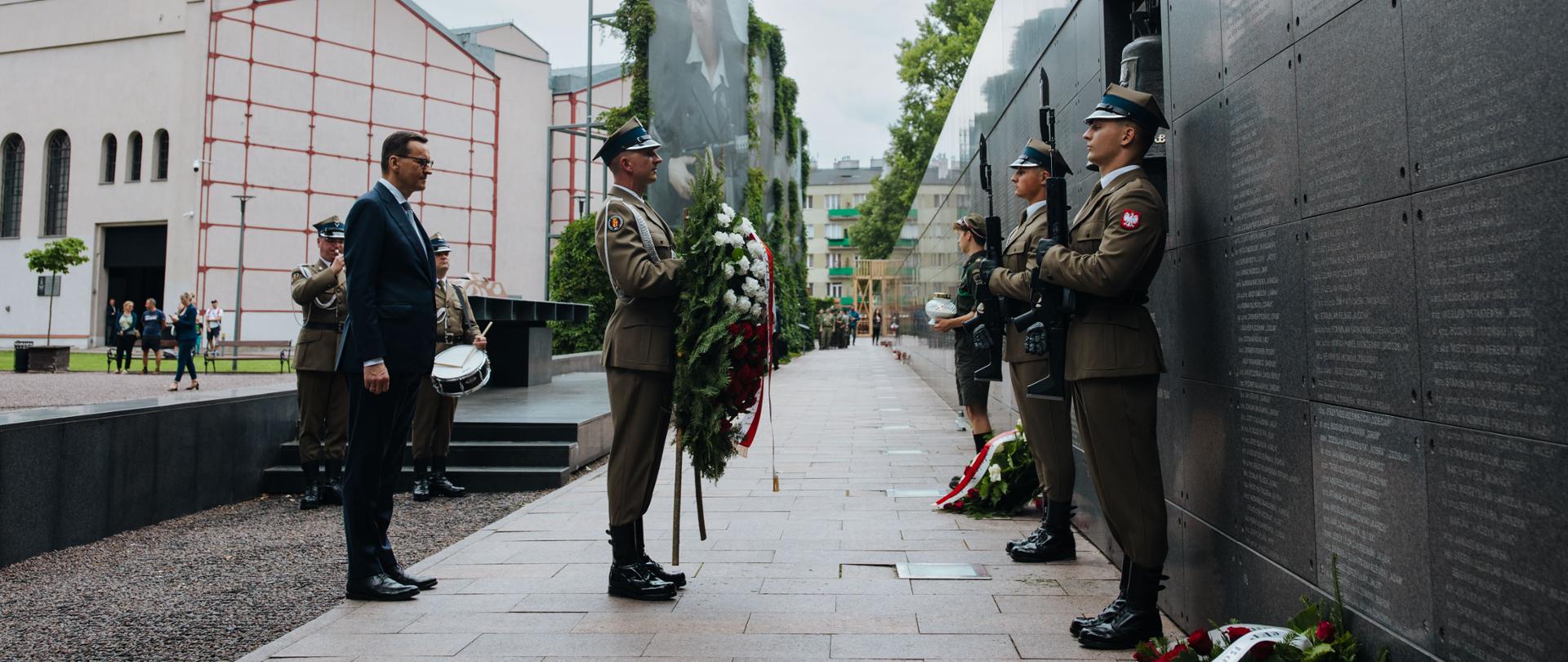 Premier Mateusz Morawiecki podczas obchodów 79. rocznicy wybuchu Powstania Warszawskiego.