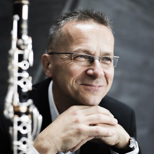 prof. dr hab. Arkadiusz Adamski - Akademia Muzyczna im. Karola Szymanowskiego w Katowicach, solista, pierwszy klarnecista Narodowej Orkiestry Symfonicznej Polskiego Radia. Jest absolwentem Akademii Muzycznej im. Karola Szymanowskiego w Katowicach w klasie klarnetu prof. Andrzeja Janickiego. Podczas studiów umiejętności swe doskonalił pod okiem prof. Jensa Schou (Dania), jako stypendysta Rządu Polskiego.