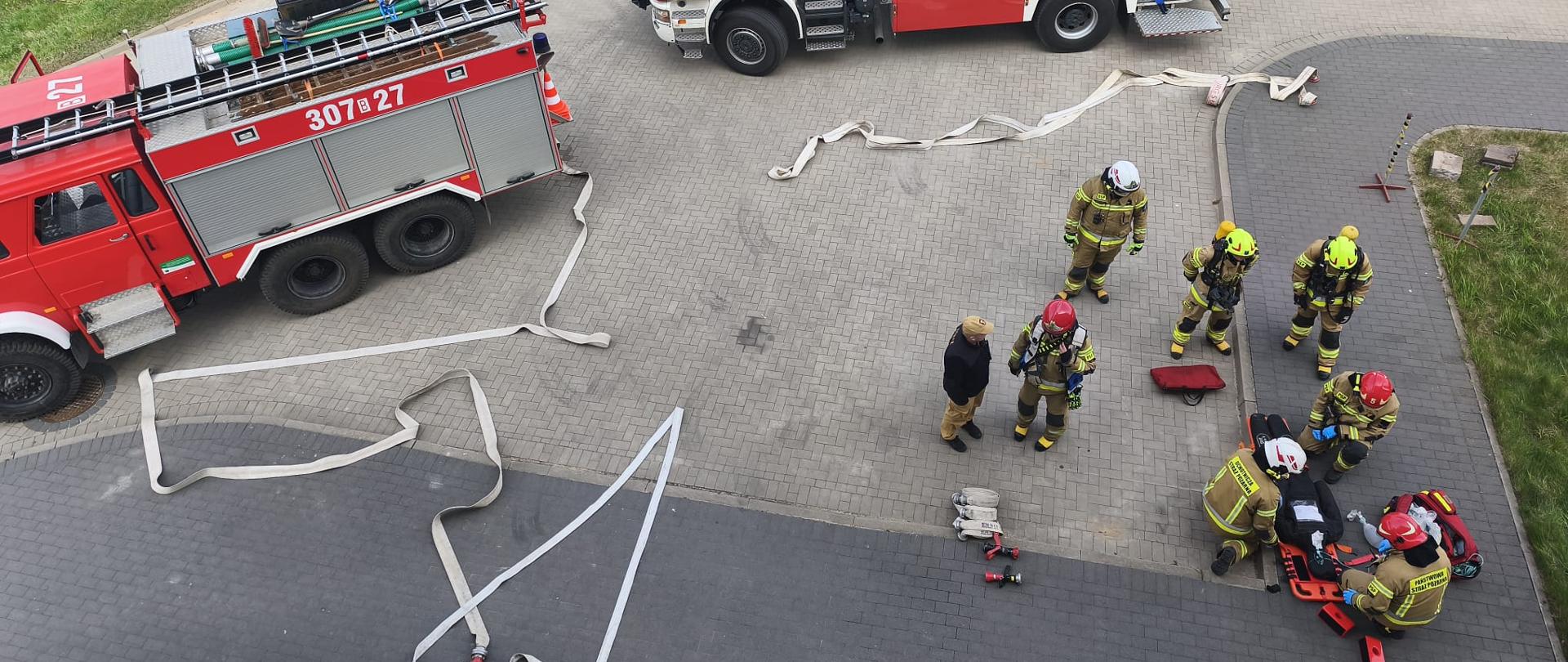 Ćwiczenia strażaków PSP i OSP na terenie szpitala w Łapach