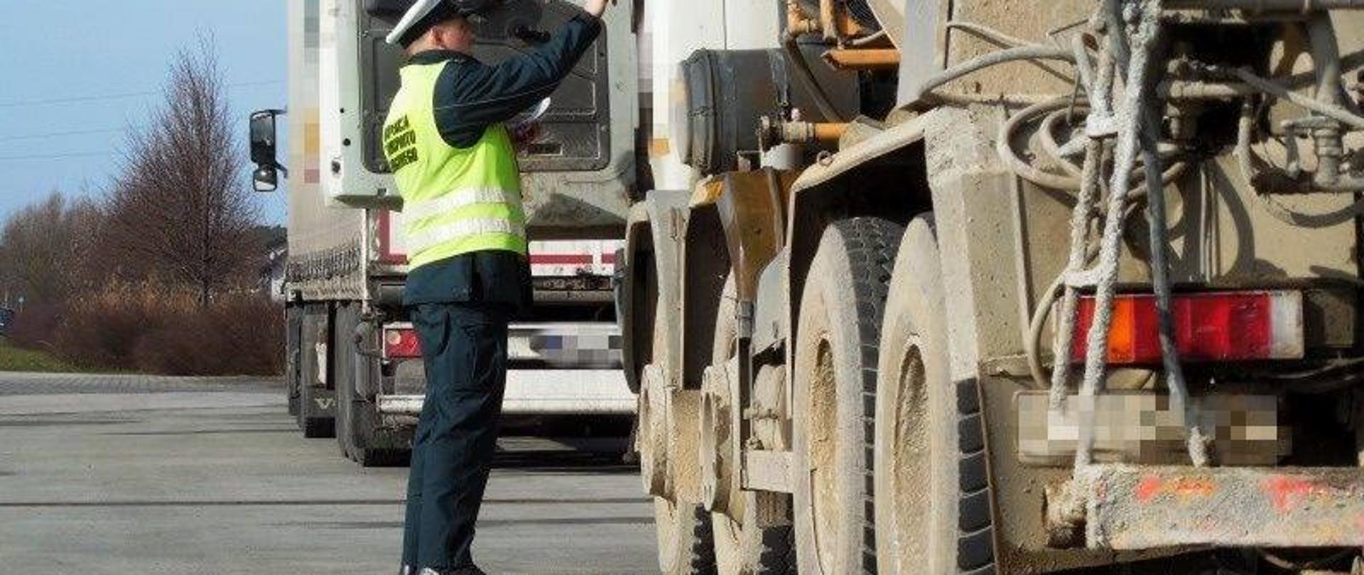 Zatrzymanie pojazdu przez inspektorów WITD.