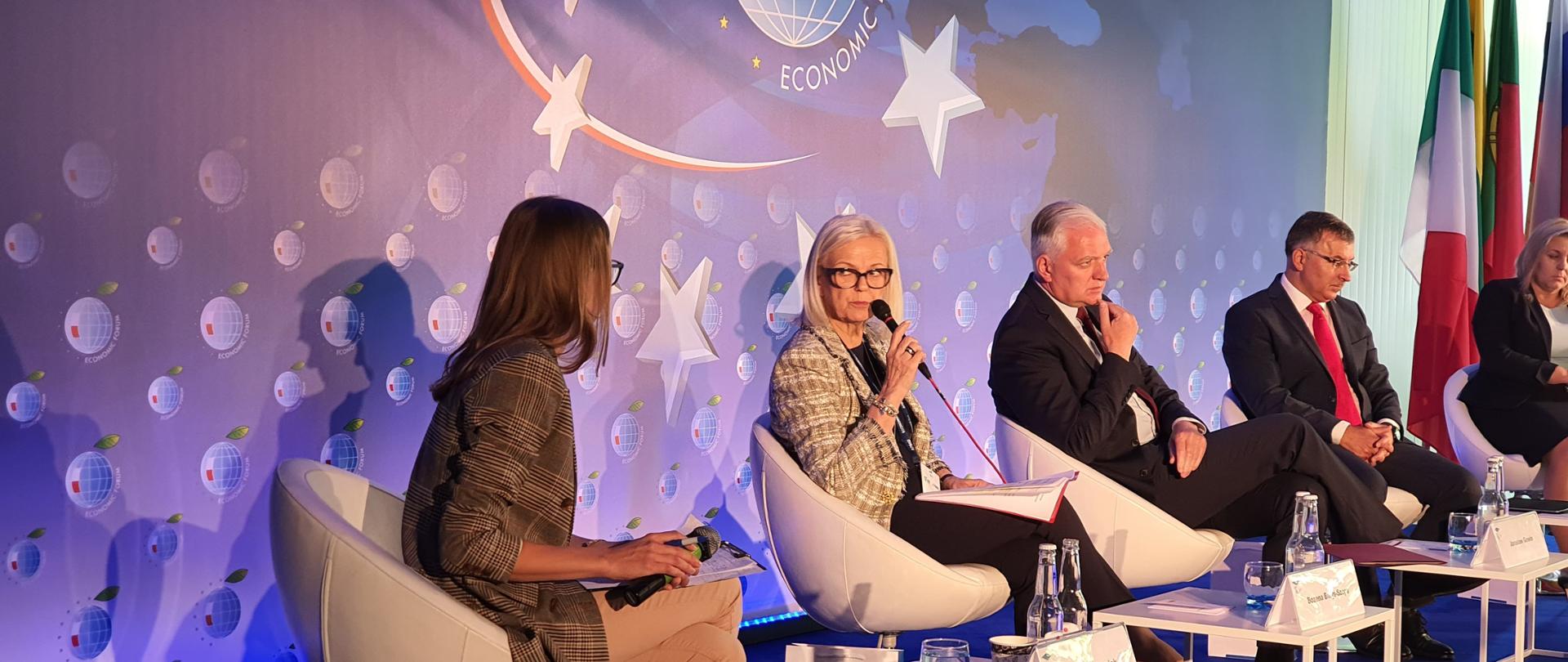 minister Borys-Szopa w Krynicy