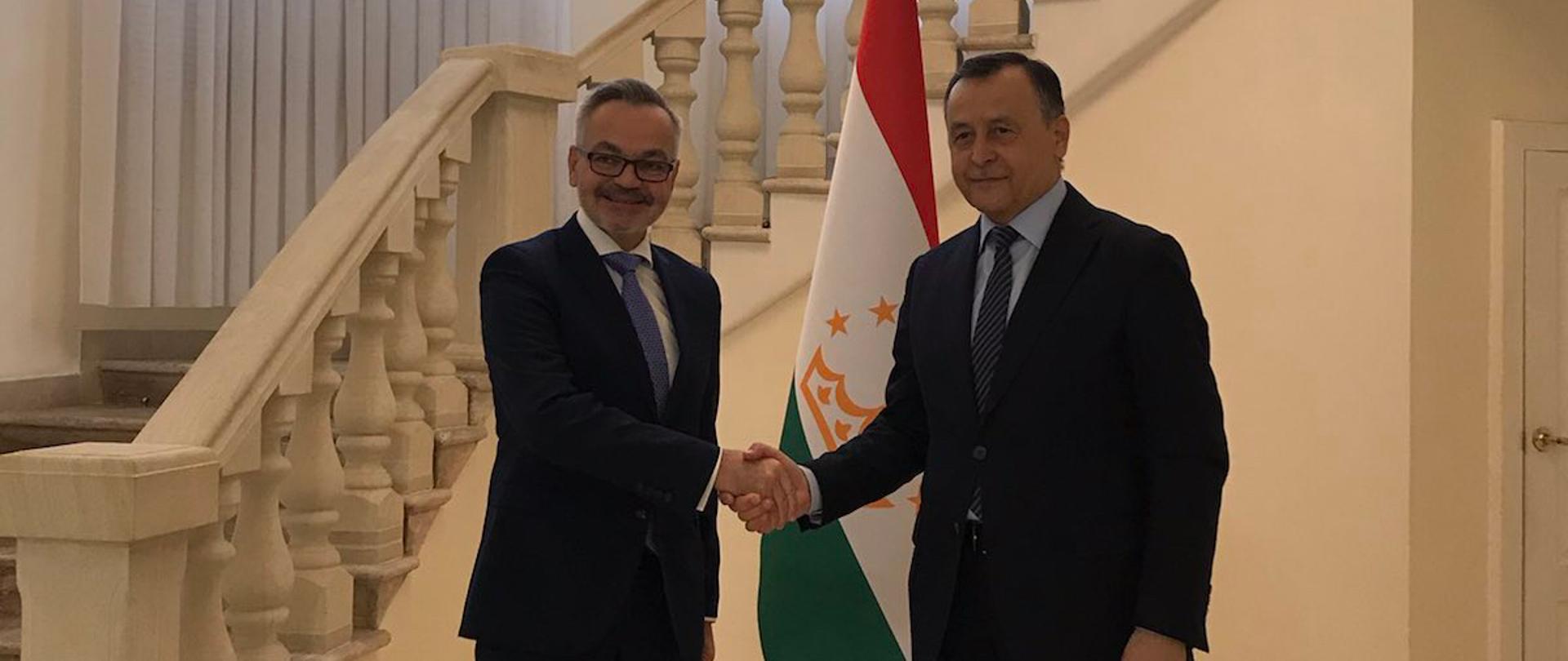 568EEC1B-585B-4592-81CD-68525EF4478D