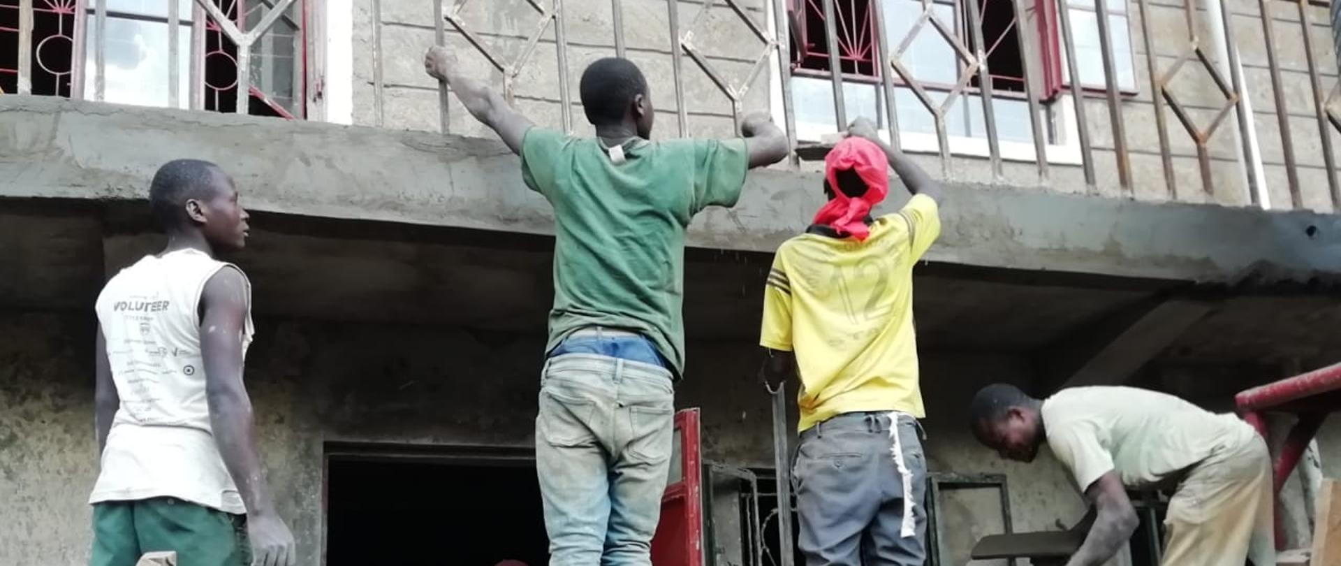 Adaptation of the Holy Family Children Centre and the adjacent health centre in Kithatu, Kenya