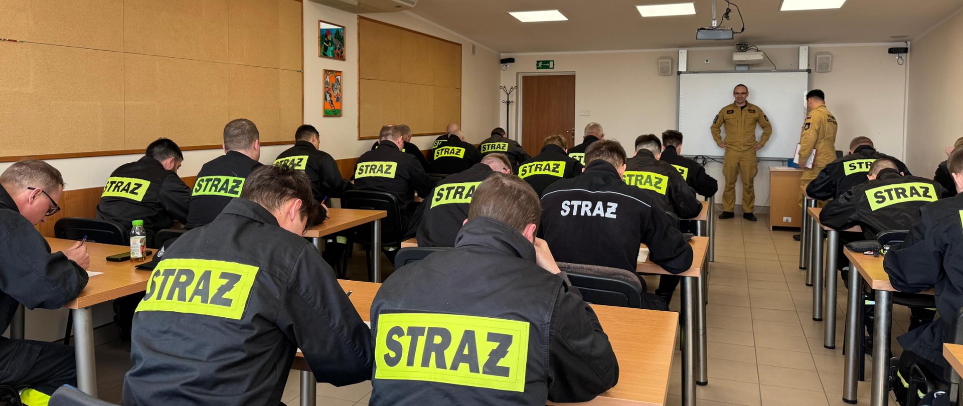 Na zdjęciu - Egzamin kierowców-konserwatorów sprzętu ratowniczego OSP 