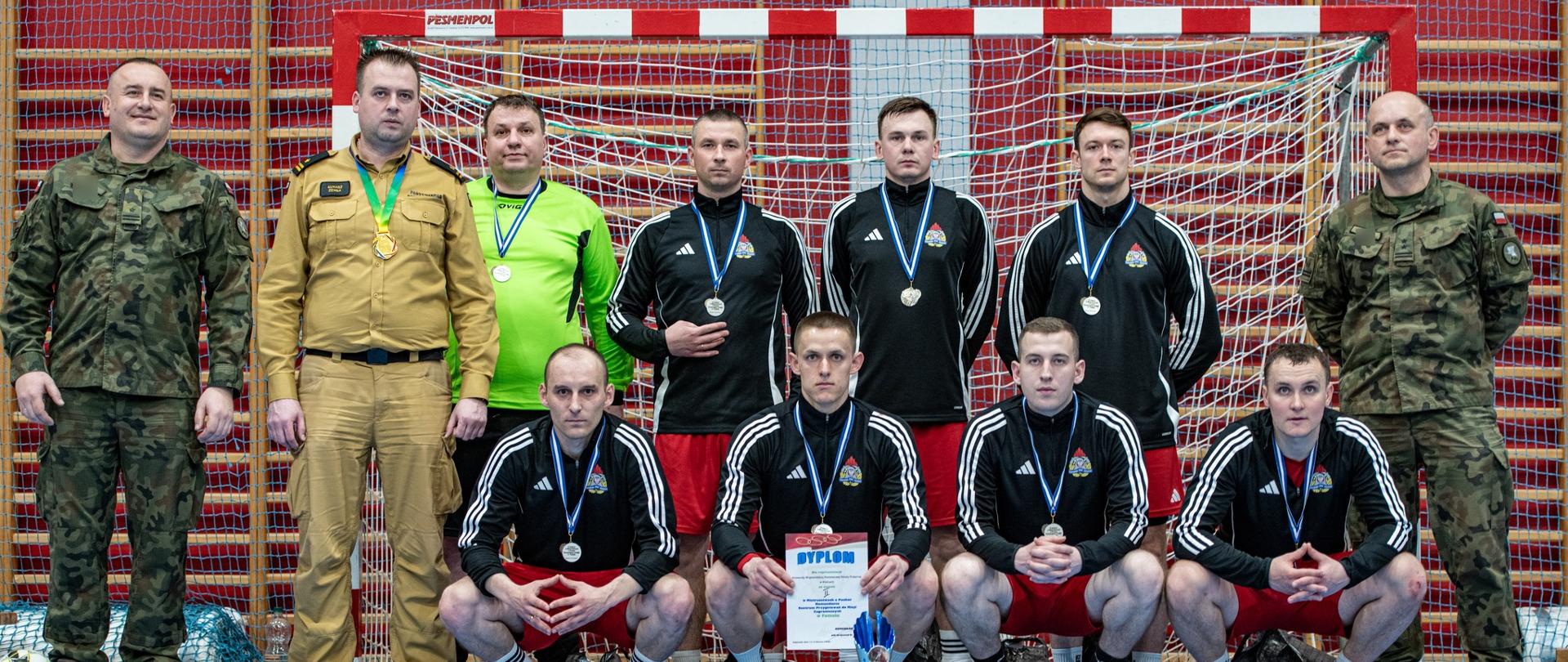 Zdjęcie grupowe druźyny