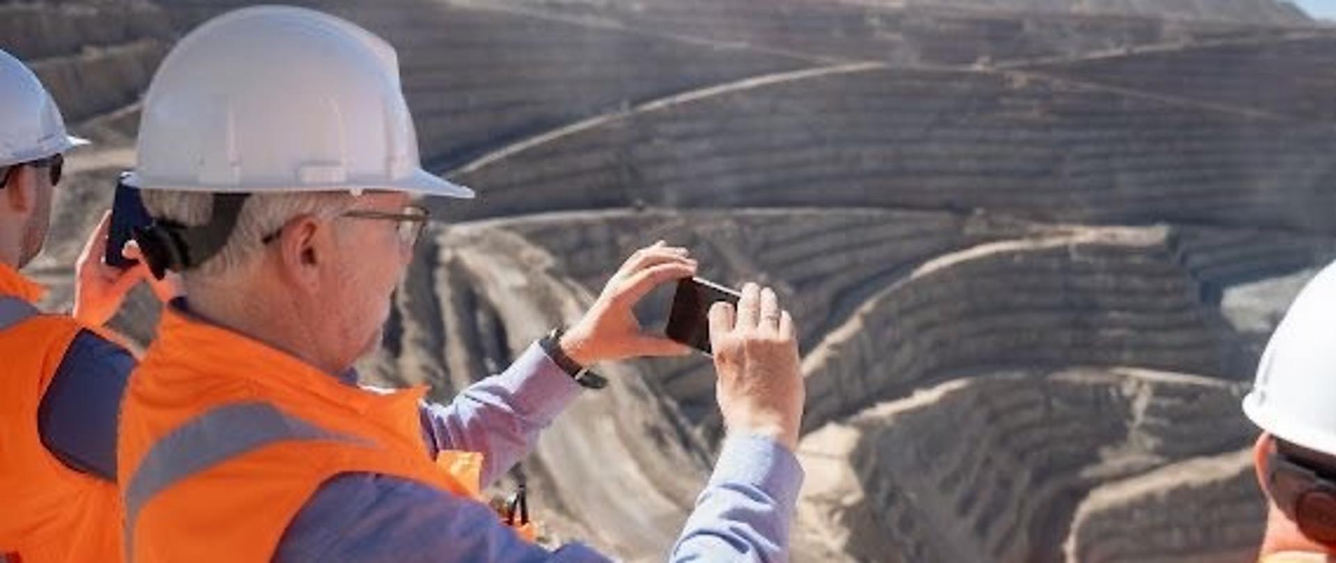 Visita del viceministro Krzysztof Galos en Sierra Gorda SCM