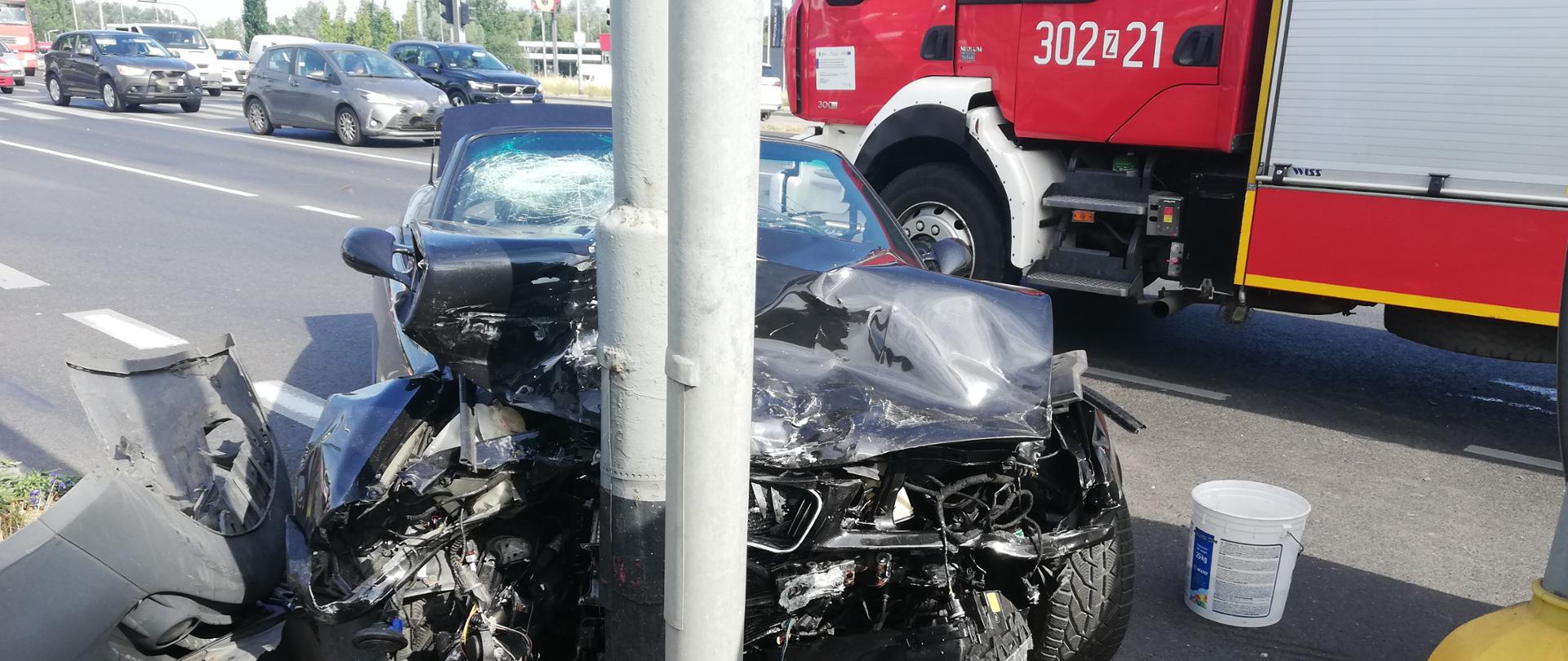 Wypadek na skrzyżowaniu ulicy Gryfińskiej i Hangarowej