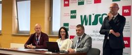 Główny Geodeta Kraju Andrzej Żylis przemawia podczas otwarcia konferencji