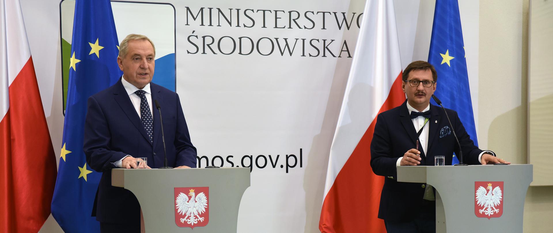 minister środowiska Henryk Kowalczyk oraz Paweł Ciećko - GIOŚ
