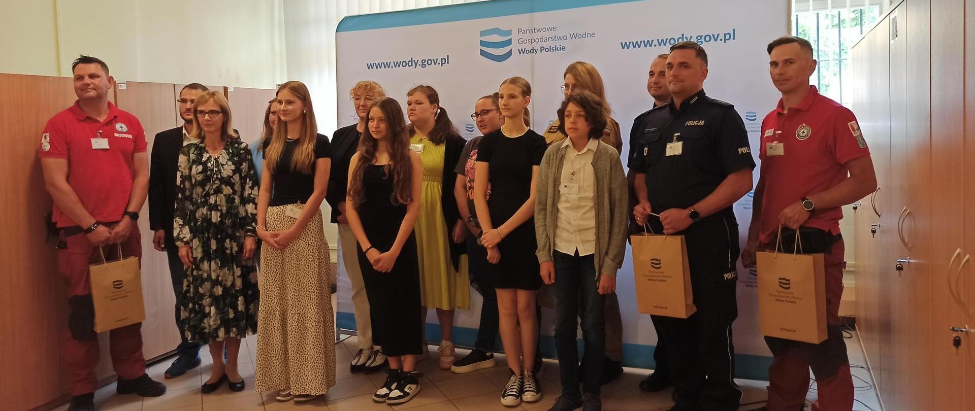 Uroczyste zakończenie Aktywnych Błękitnych. W sali konferencyjnej RZGW w Bydgoszczy. 