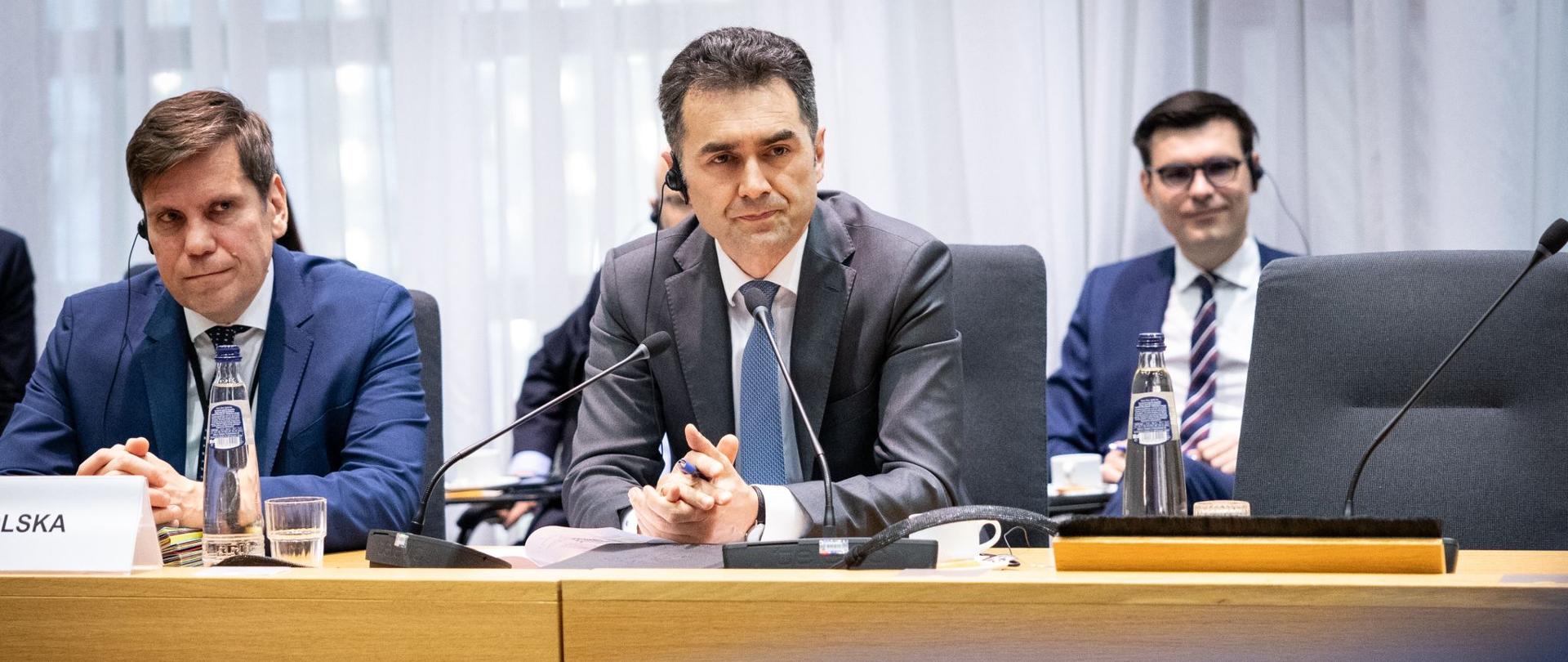 O założeniach polskiej prezydencji w obszarze transportu na Radzie ds. transportu UE z udziałem wiceministra infrastruktury Piotra Malepszaka