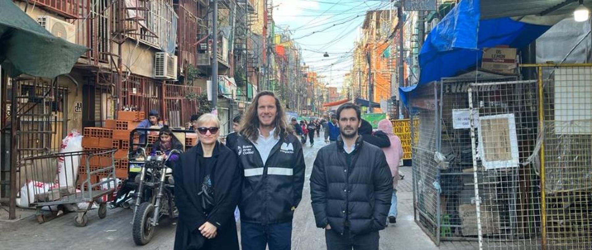 Estamos hablando con los representantes de Buenos Aires sobre el combate al problema de la pobreza.