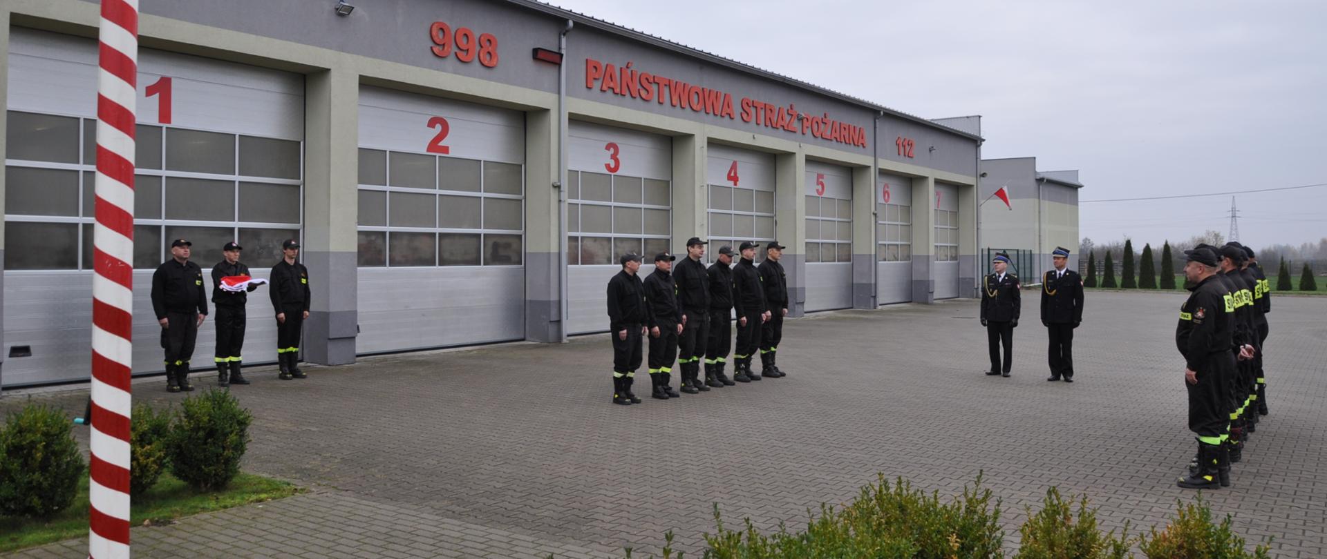 Święto 11 Listopada w KP PSP Sokołów Podlaski- strażacy na zbiórce