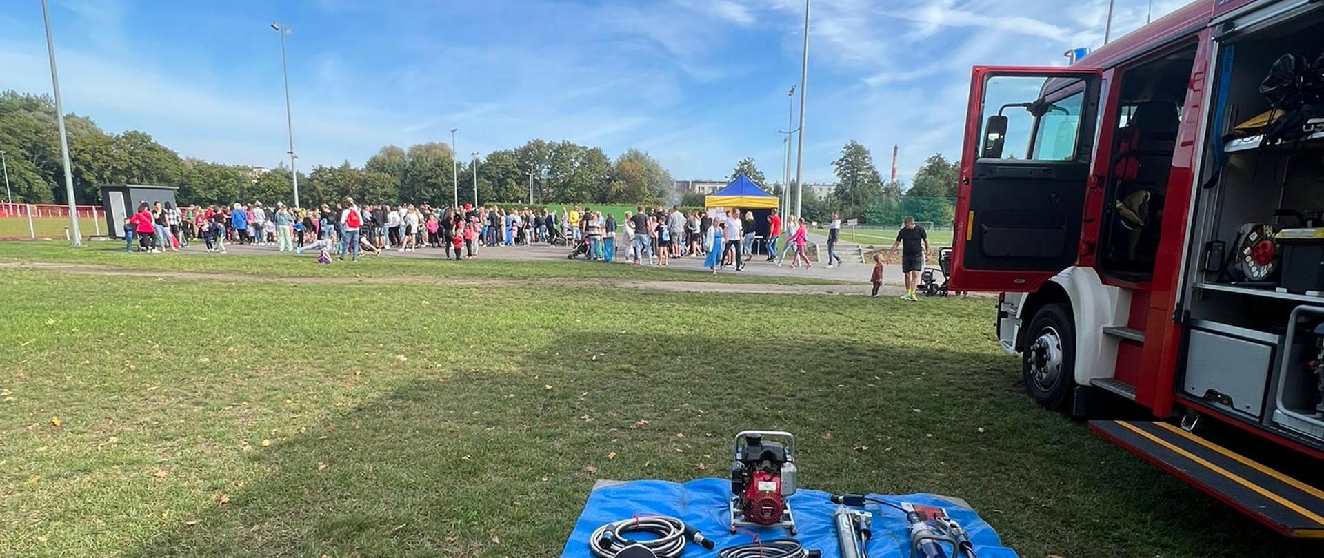 Samochód GBA Rt oraz sprzęt ratowniczo - gaśniczy