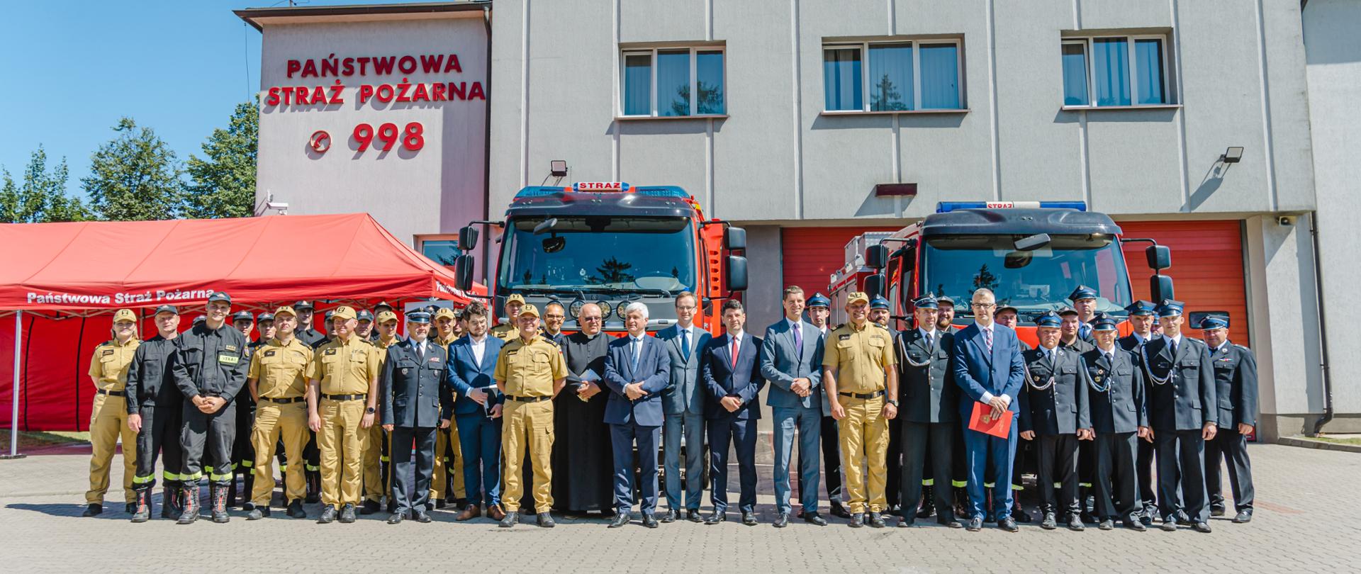 Białostoccy strażacy mają nowy samochód ratowniczo-gaśniczy