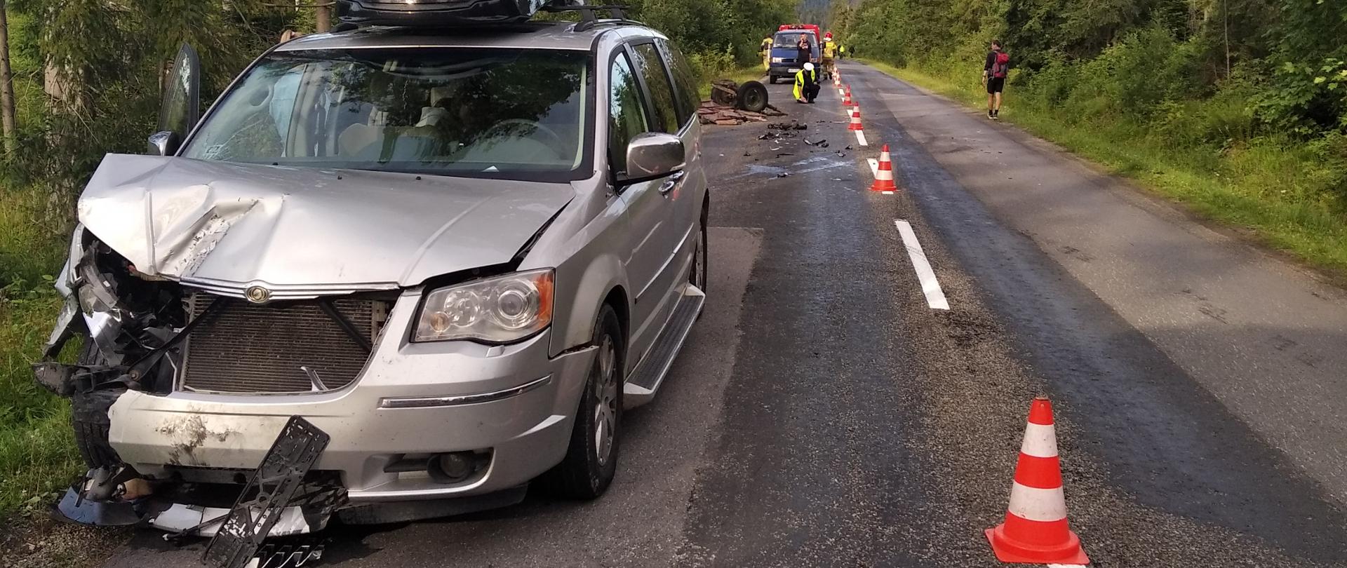 Wypadek samochodu osobowego z wozem drabiniastym