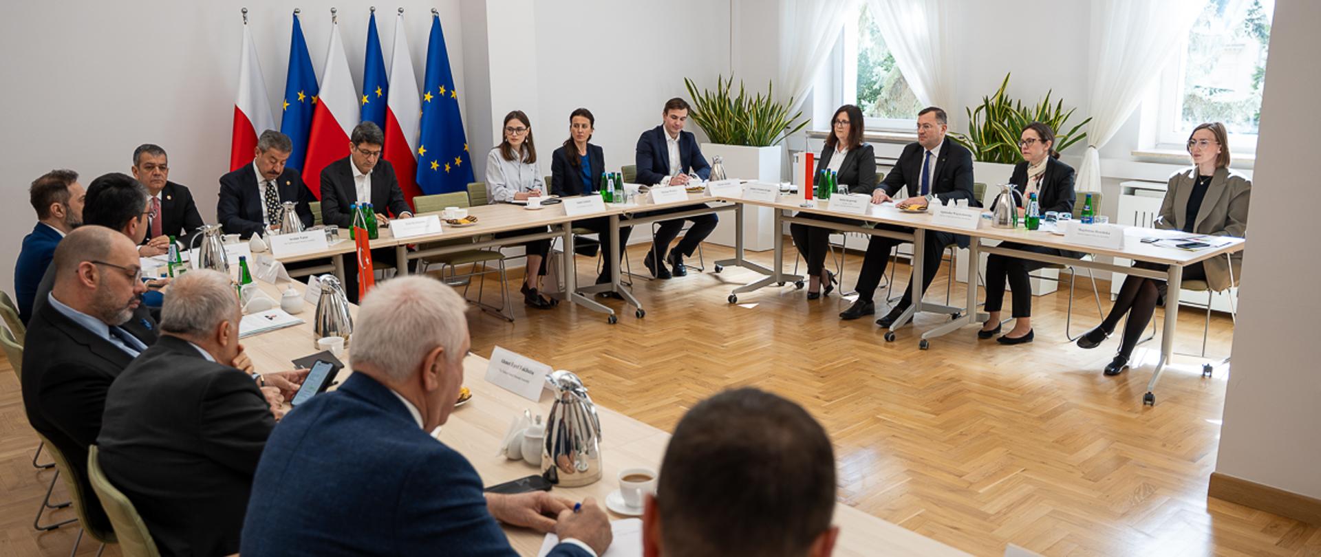 Spotkanie wiceministra Krajewskiego z delegacją Turecko-Polskiej Grupy Przyjaźni Wielkiego Zgromadzenia Narodowego Turcji (fot. MRiRW)