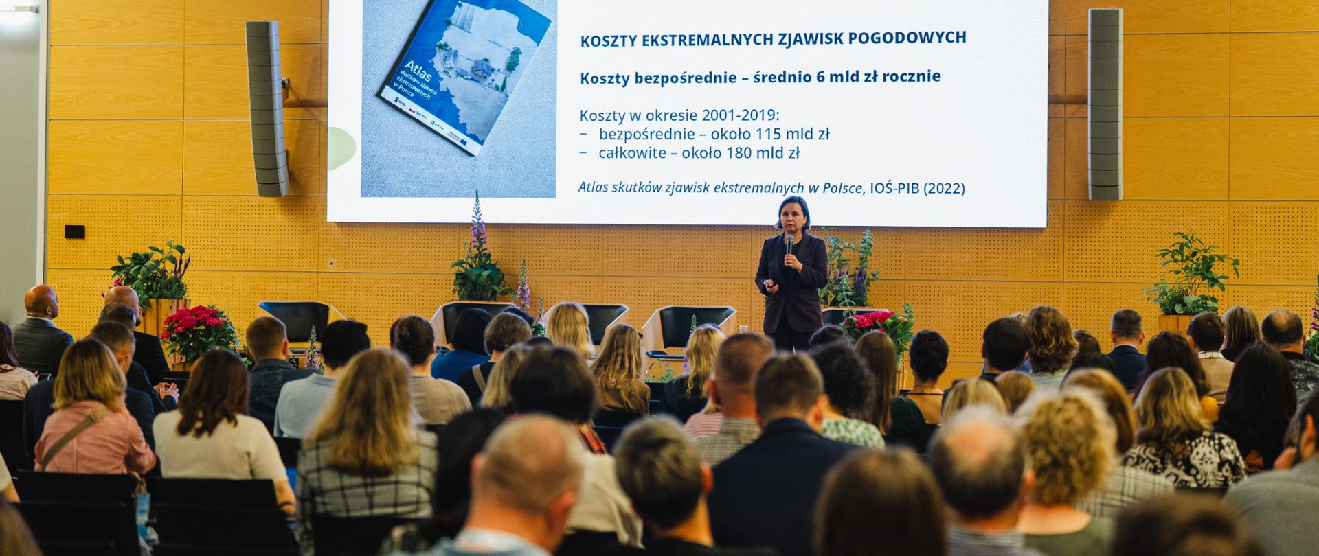 Ministra Urszula Zielińska podczas konferencji "Zielona Retencja"