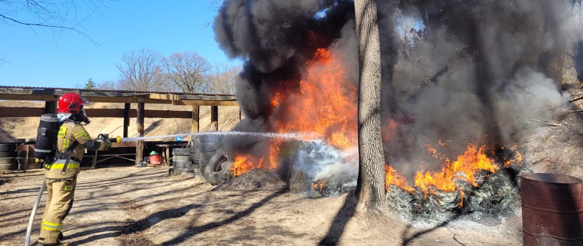 Pożar sterty opon w Jerzmanowicach