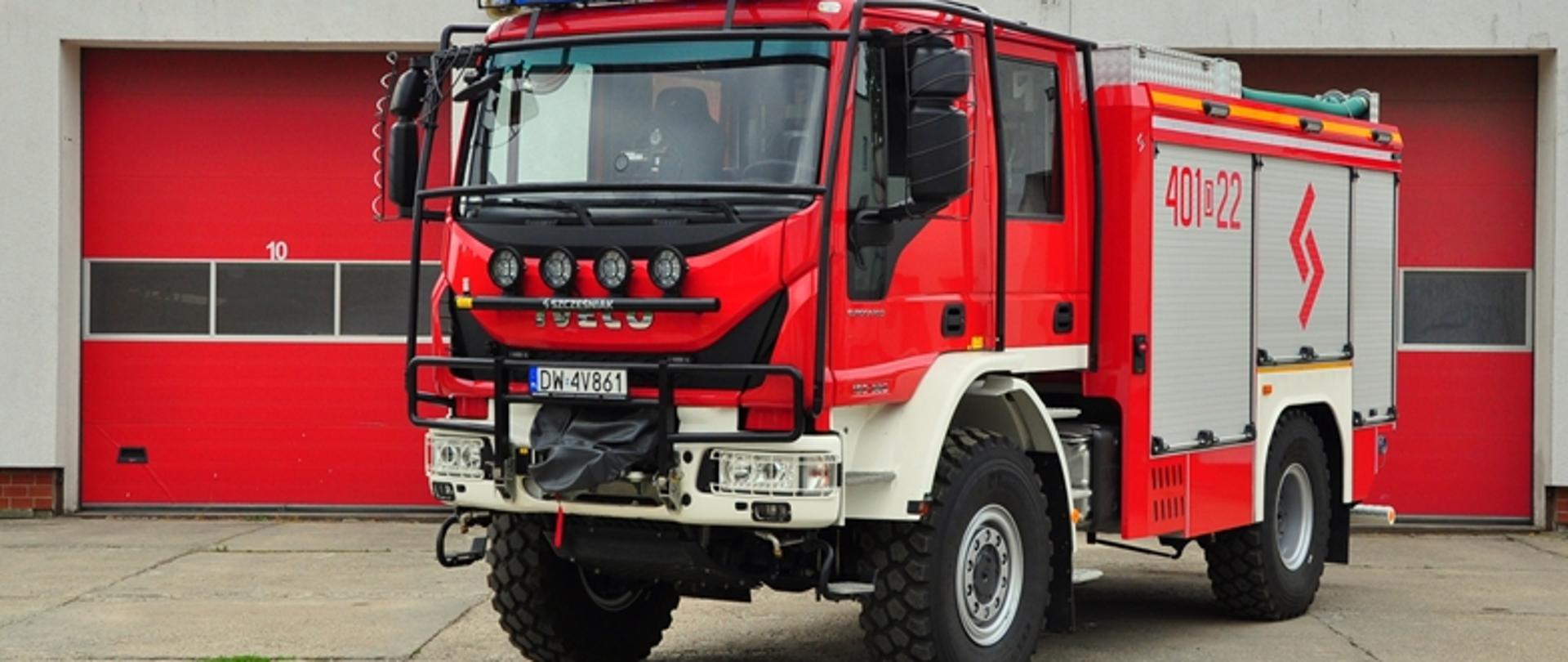 Średni samochód ratowniczo-gaśniczy na podwoziu Iveco
GBA 3,5/24 Iveco
Ilość miejsc: 6
Rok produkcji: 2018
Napęd: 4x4
Pojemność zbiornika 2500 l
