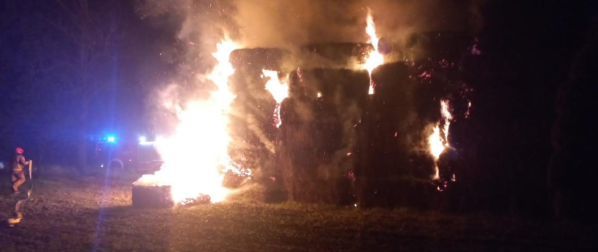 W nocy z 7. na 8. października strażacy podjęli 5 interwencji w związku z dwoma pożarami, wypadkiem, zagrożeniem życia oraz alarmem fałszywym.