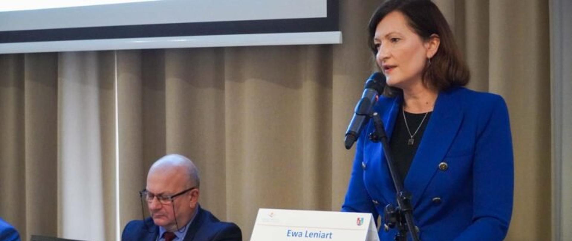 Wojewoda przemawia podczas Podkarpackiej Konferencji Samorządów Terytorialnych