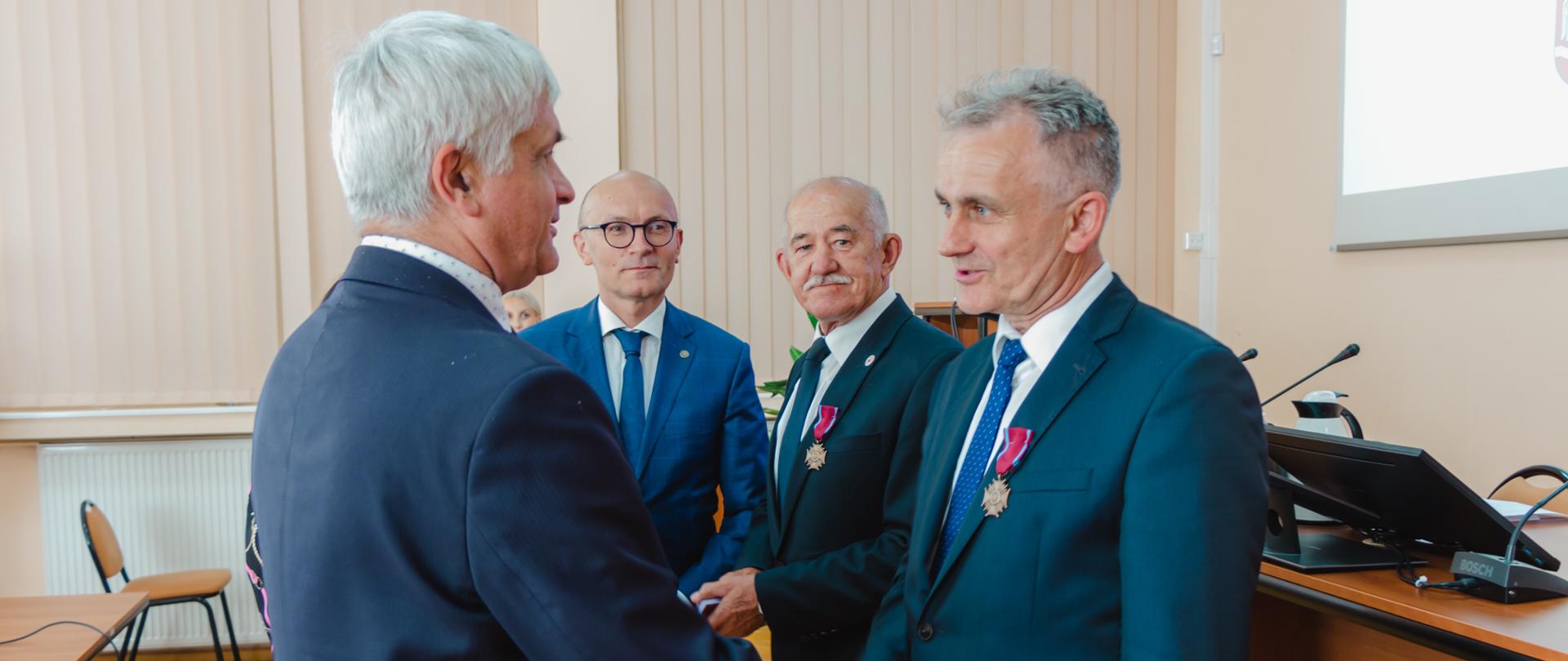 Brązowe Krzyże Zasługi dla wysokomazowieckich samorządowców