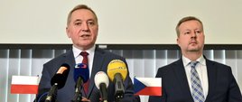 Ministrowie środowiska Henryk Kowalczyk i Richard Brabec