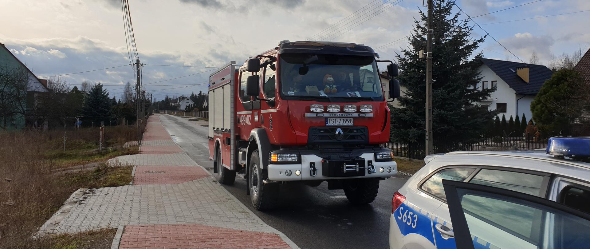 Pożar na poddaszu budynku mieszkalnego na ul Szkolna w Adamowie