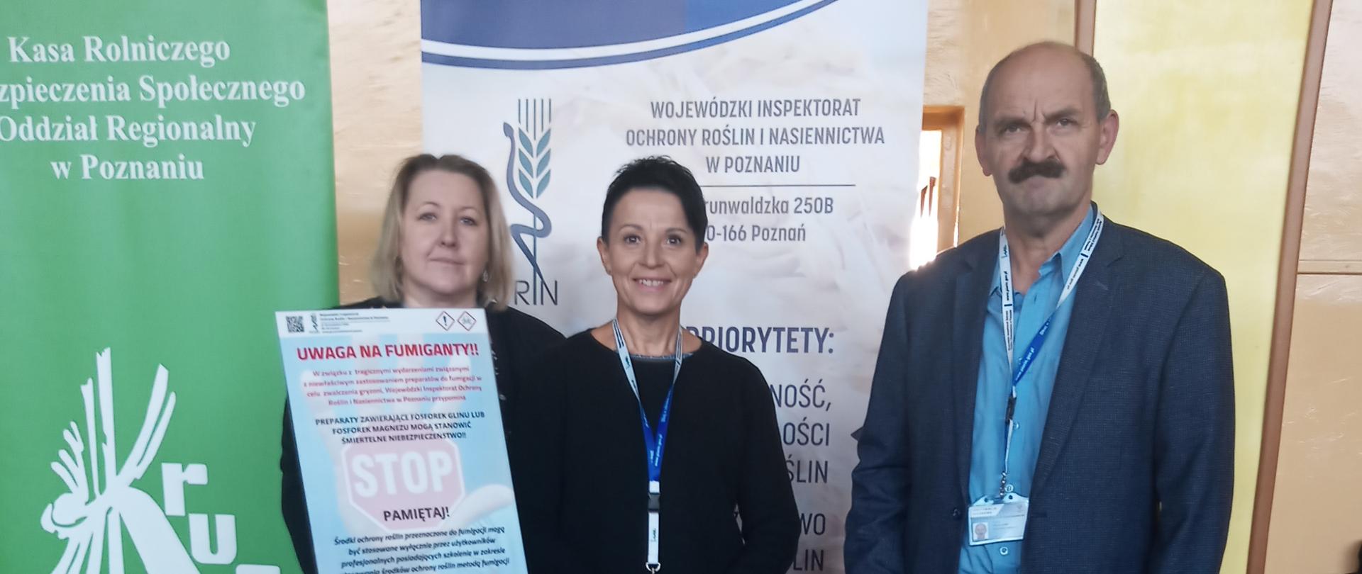 Pracownicy WIORiN w Poznaniu Oddział w Śremie przy stoisku