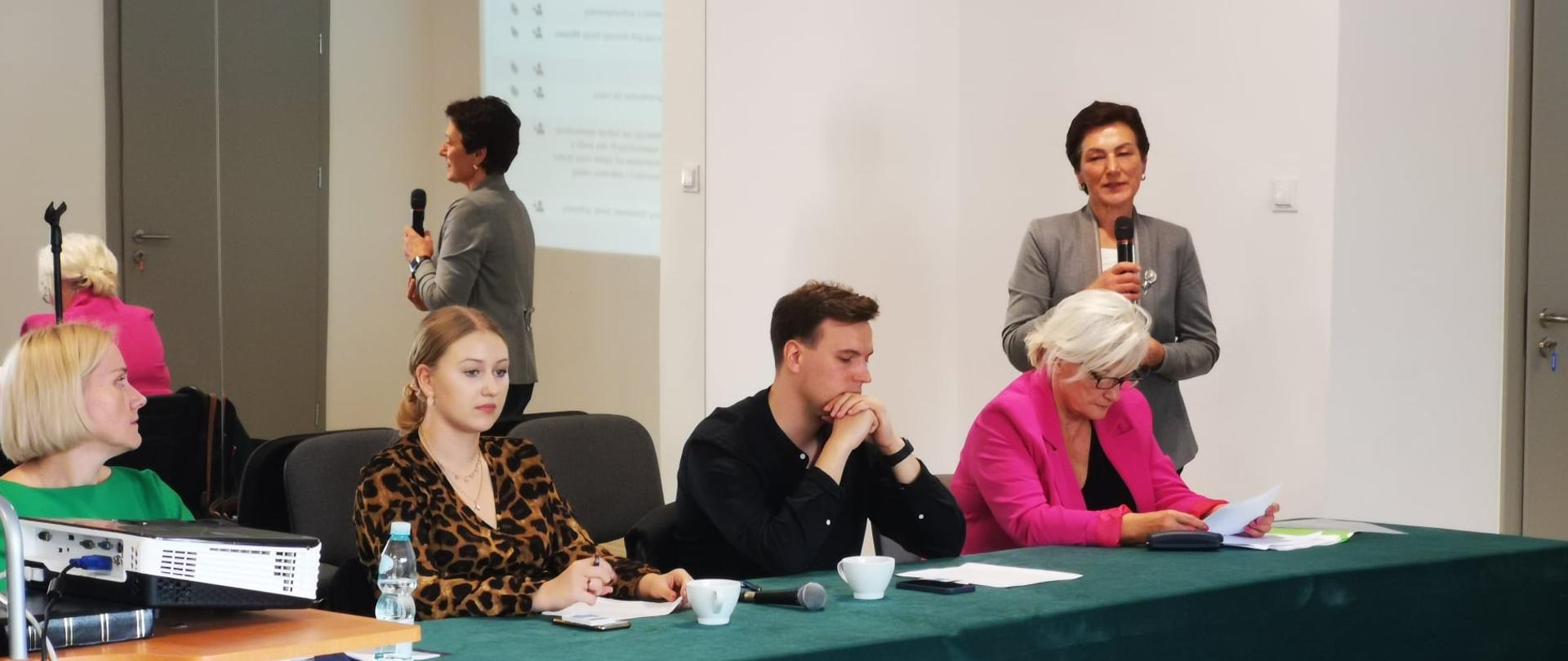 VI Sesja Rady Miasta Sejny - kierownik Oddziału w Sejnach Pani Helena Grygutis