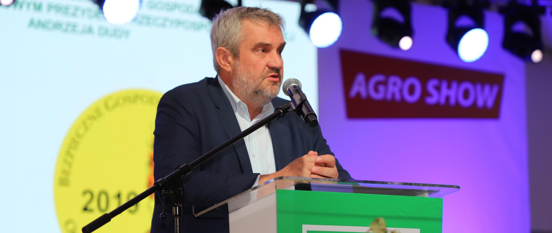 Minister J. K. Ardanowski podczas otwarcia targów