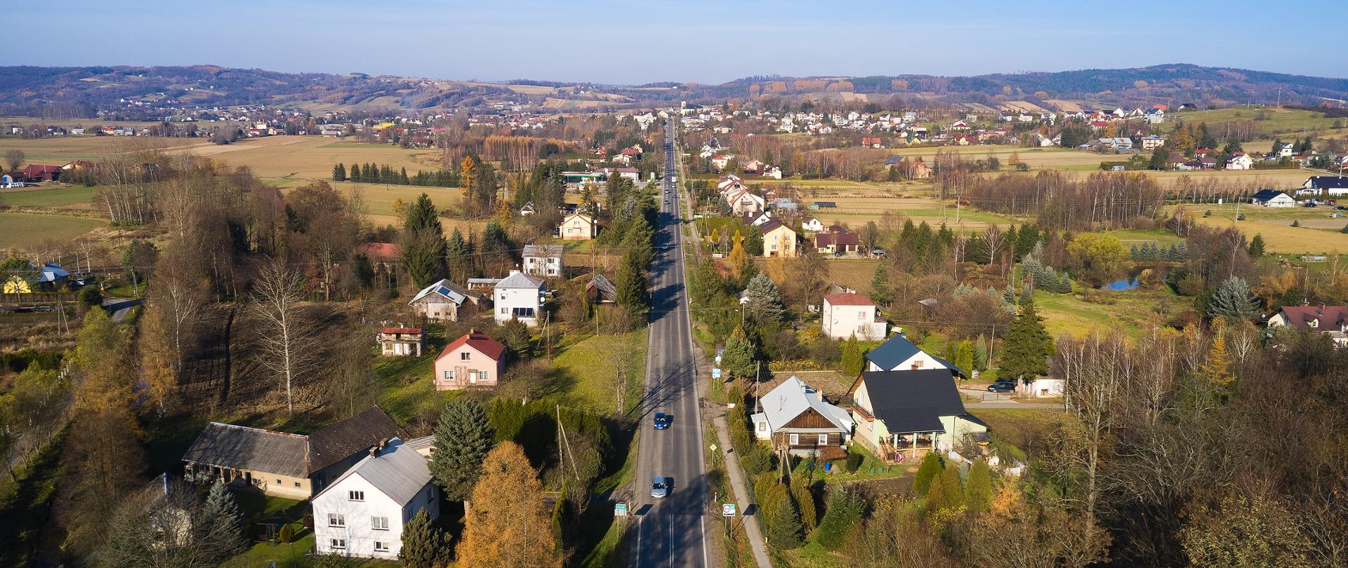 Widok z lotu ptaka na drogę krajową nr 73